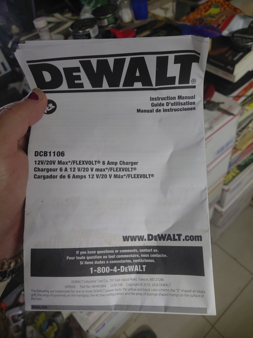 DeWalt White Instruction Manual - DCB1106 12V/20V FLEXVOLT